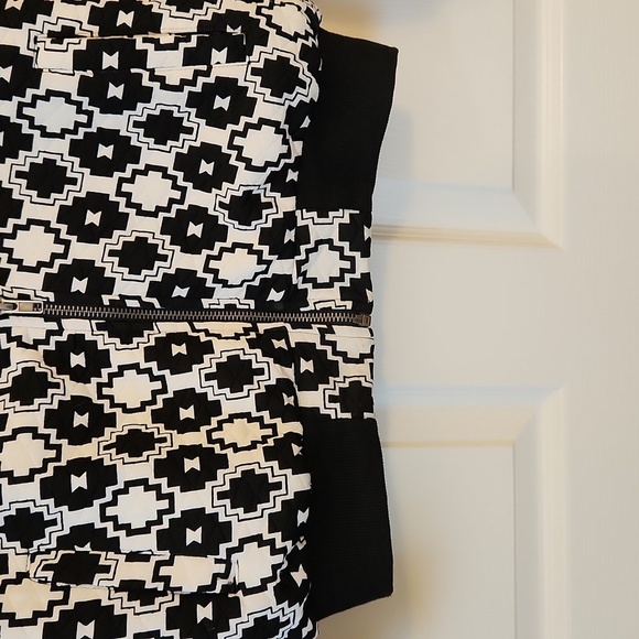 Iris Los Angeles Black White Geoprint Bomber Jacket     Size M - Picture 5 of 10